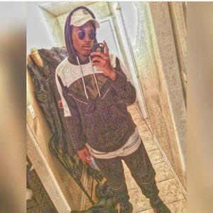 Meet your Posher, Devin